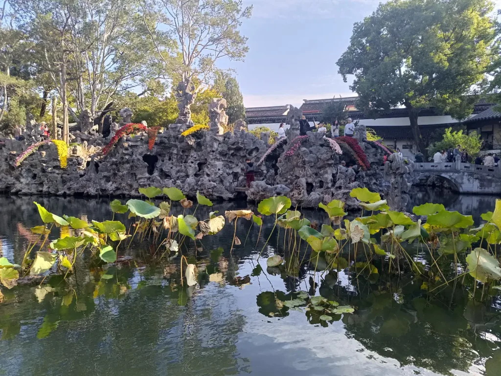 Jardines dentro del Jardín del Administrador Humilde en Suzhou (China)