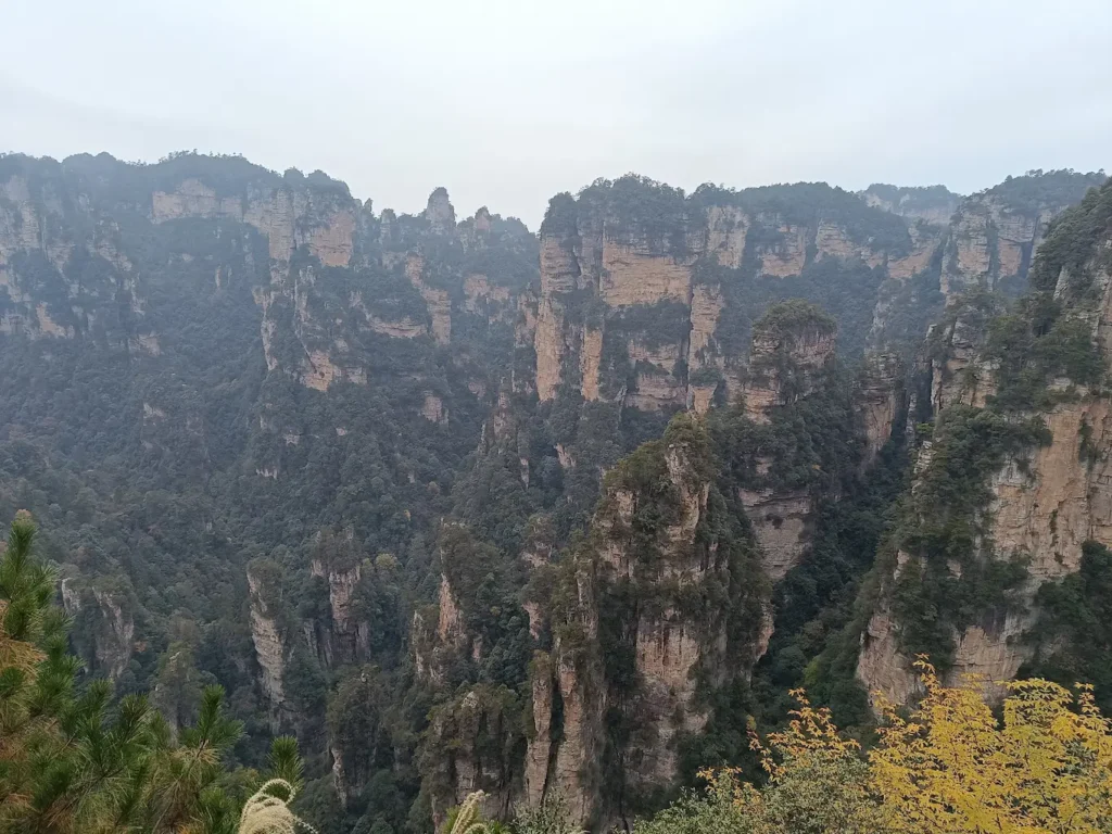 Montañas de Avatar en Parque Nacional de Zhangjiajie (China)