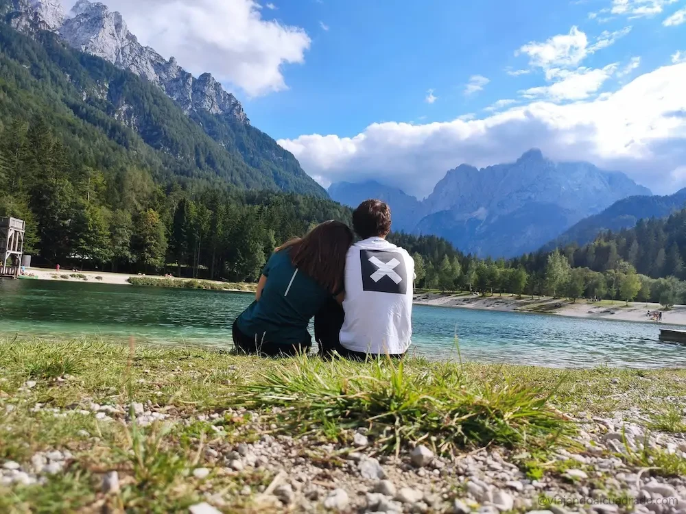 Descansando frente al Triglav - Viajando al Cuadrado
