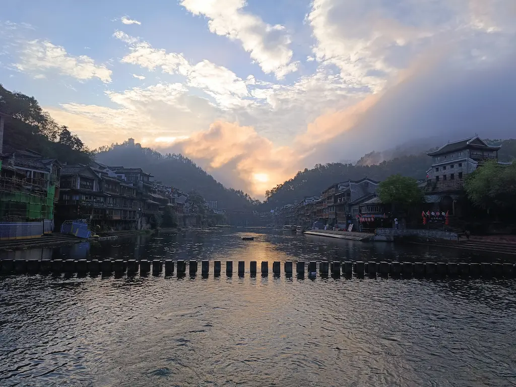 Puente de Piedras de Fenghuang - Viajando al Cuadrado